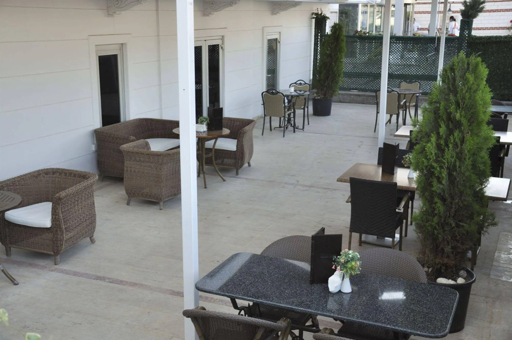 Ronax Hotel