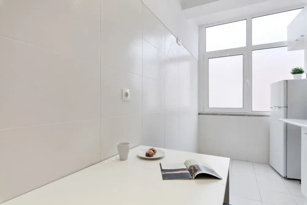 Minimalist 2bdr Apt in Lisbon, Excellent Location