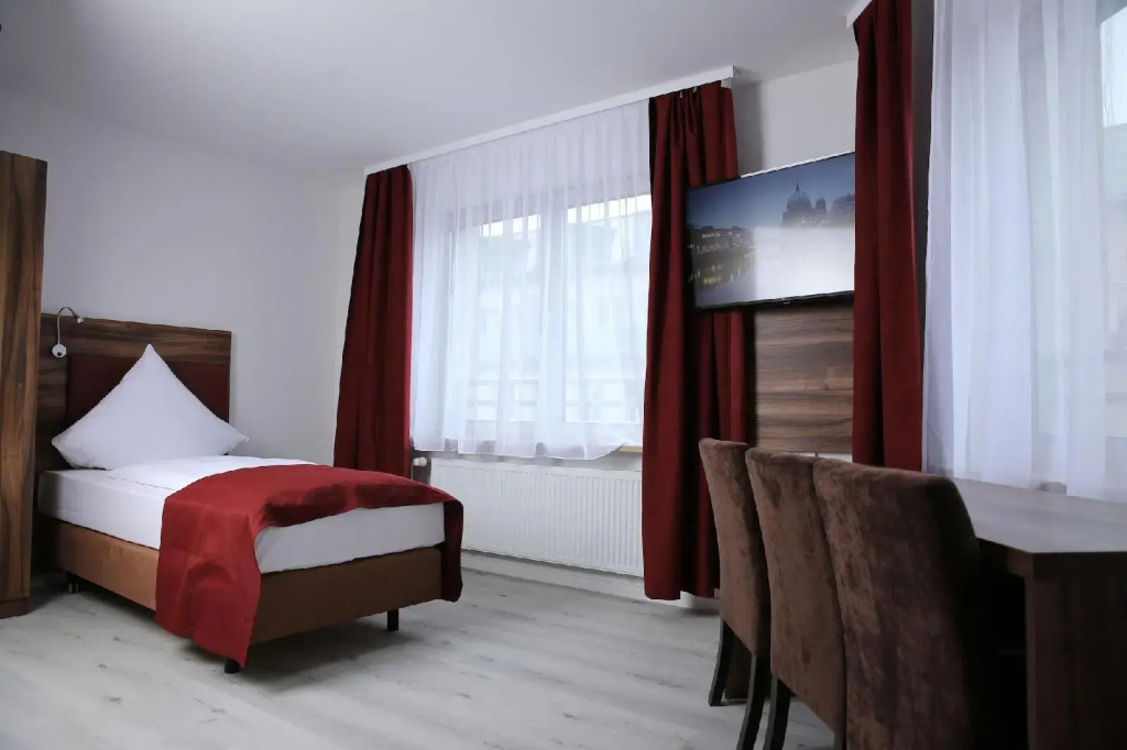 the sQuare hotel
