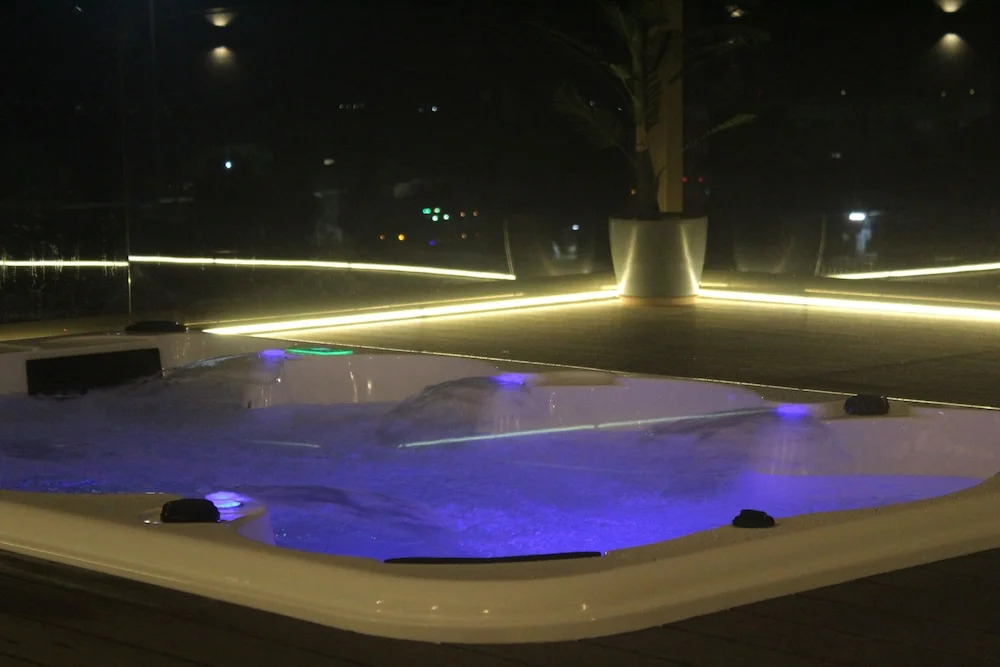 HOTEL RAJHANS ABHINANDAN