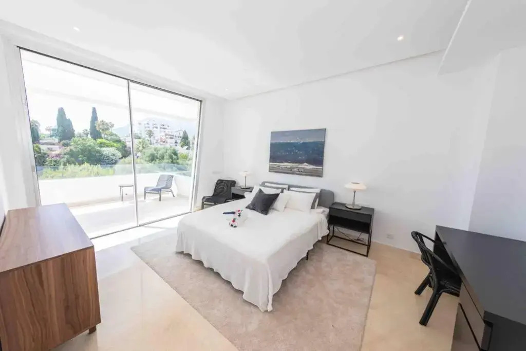 New Top Townhouse With Private Pool/4Bdr/3.5Bath