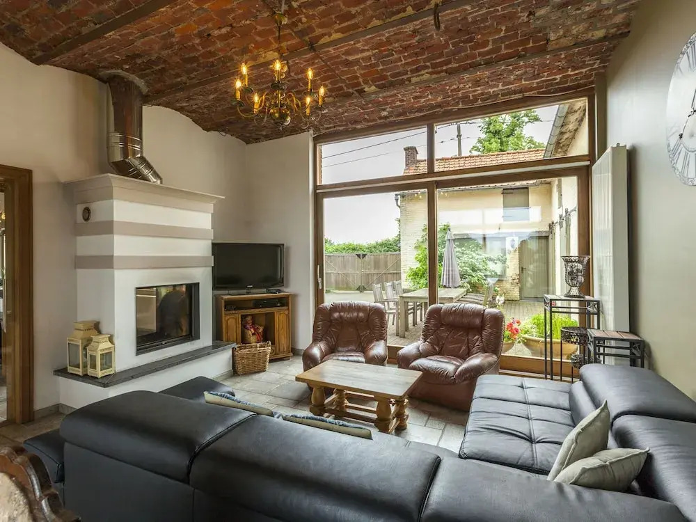 Elegant Farmhouse in Michelbeke - Brakel With Terrace, Garden