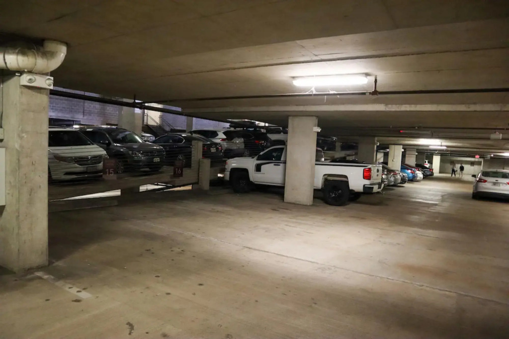 Spacious Private and Elegant Downtown Location