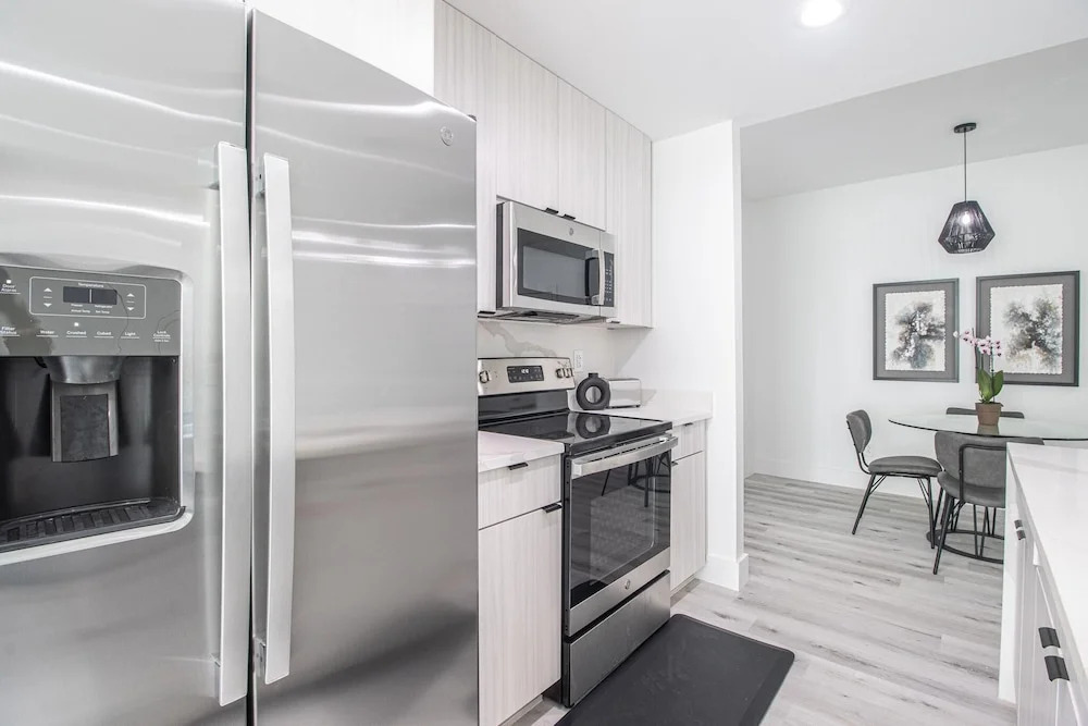 Handsboro Pointe Condo & Suites