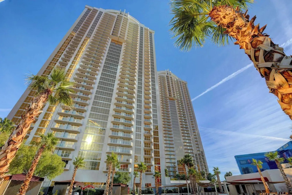 Stunning 1BR Strip Views w Balcony 17701