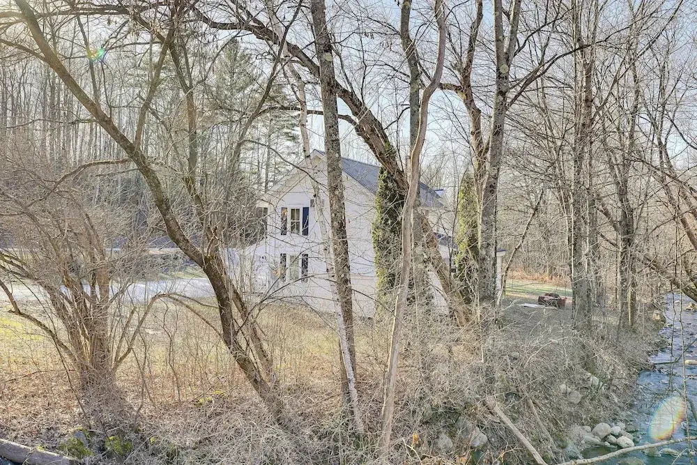 Inviting Chittenden Apartment Near Pico Mountain!