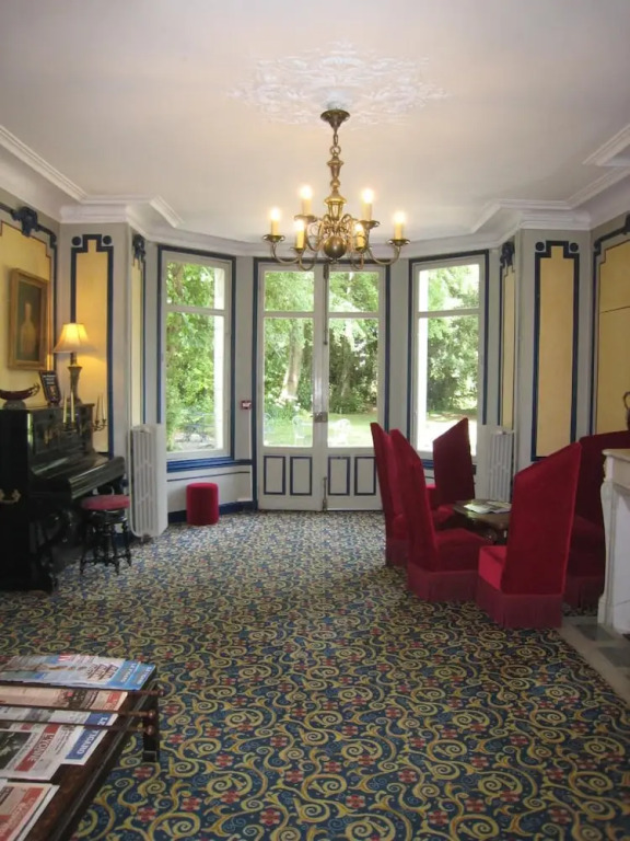 Logis Hôtel Les Maréchaux