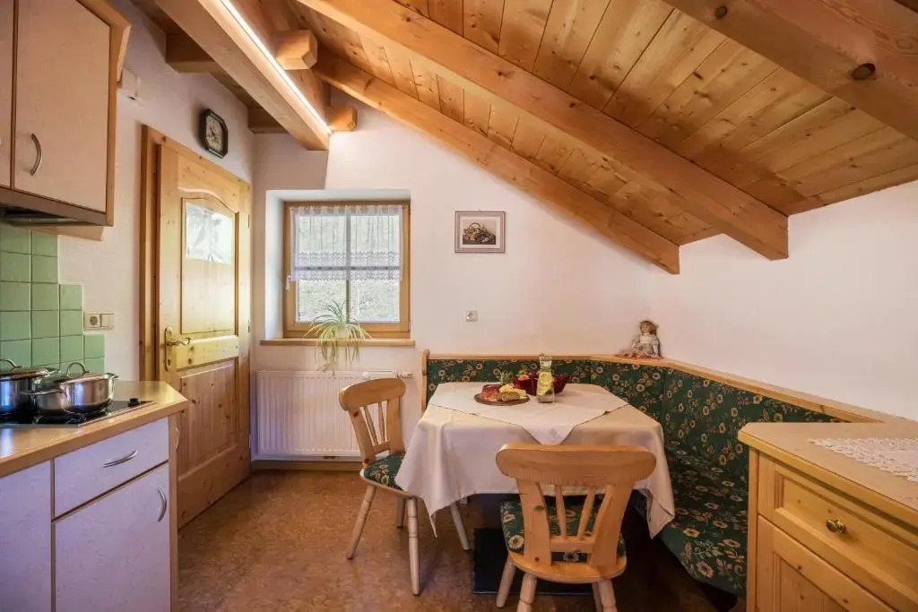 Felderhof Apt 1