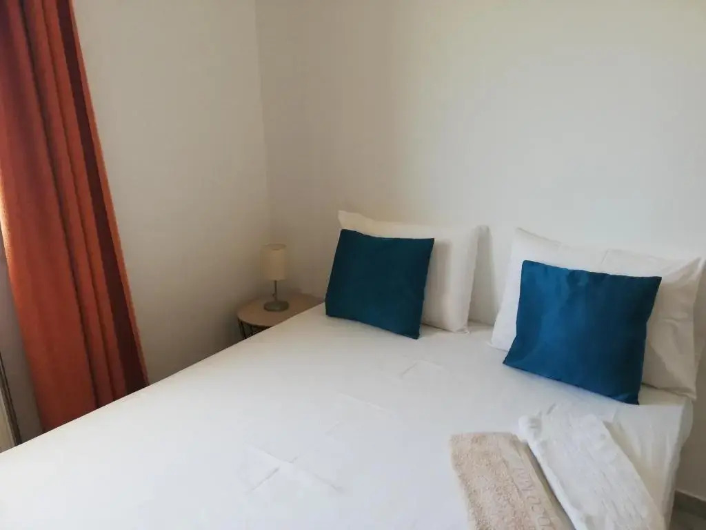 Bright and stylish 3 bedroom apartment