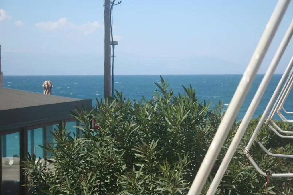 Sea view flat @ centre LOUTRAKI 1BR
