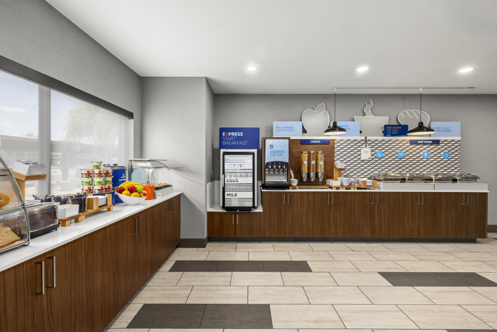 Holiday Inn Express & Suites Phoenix West Tolleson by IHG