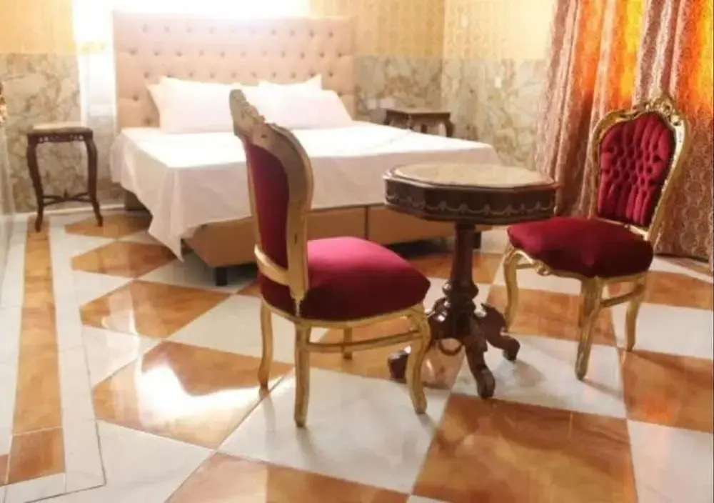 Grand Emperor Hotel