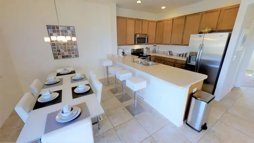 541 Las Fuentes Drive