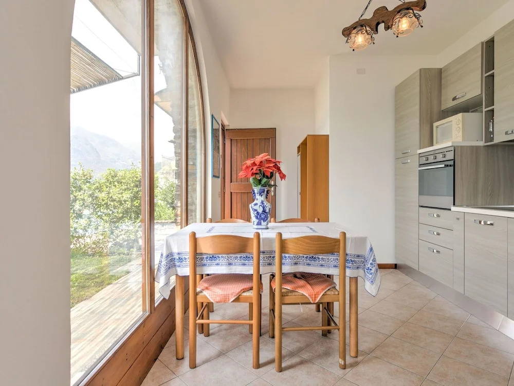 Wonderful flat with swimming pool, lift and garden