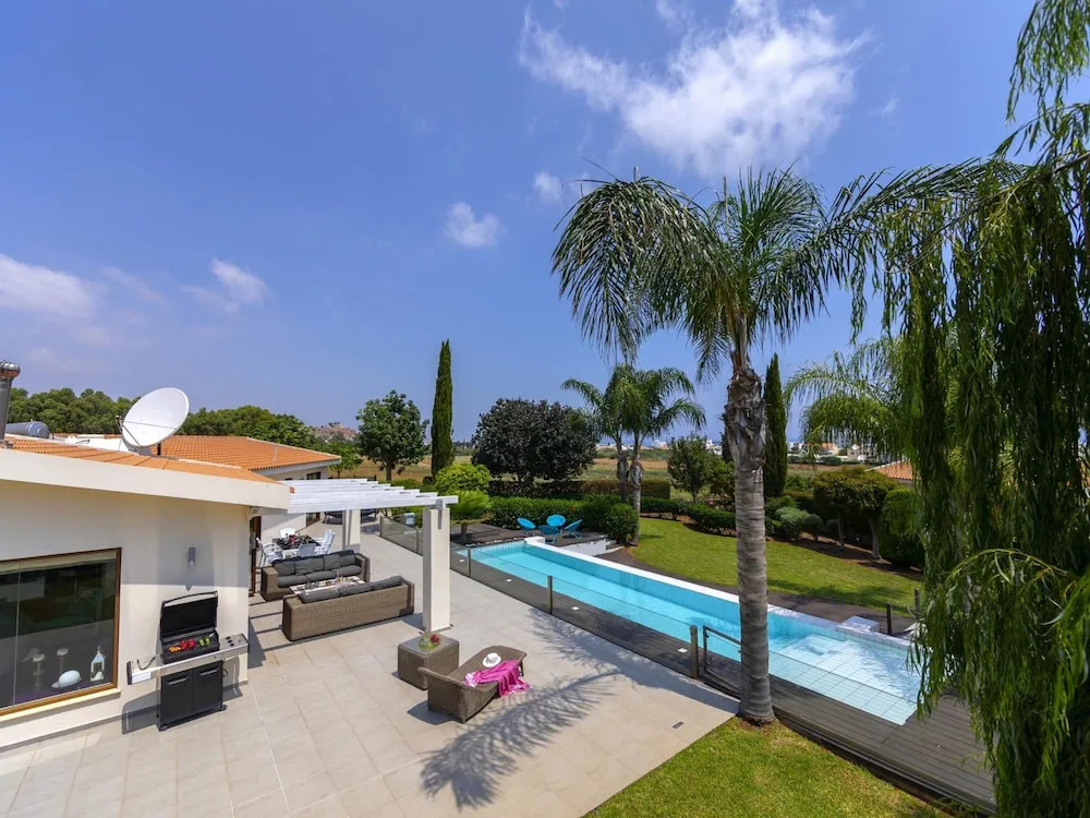 Oscar Domain Villa