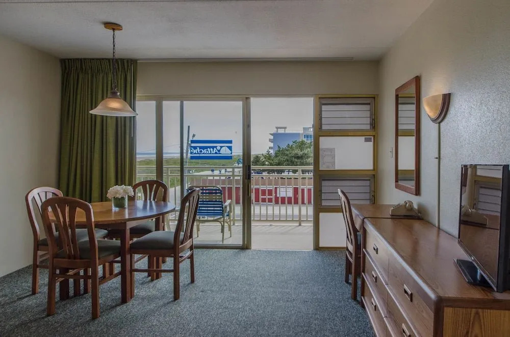 Attache Motel