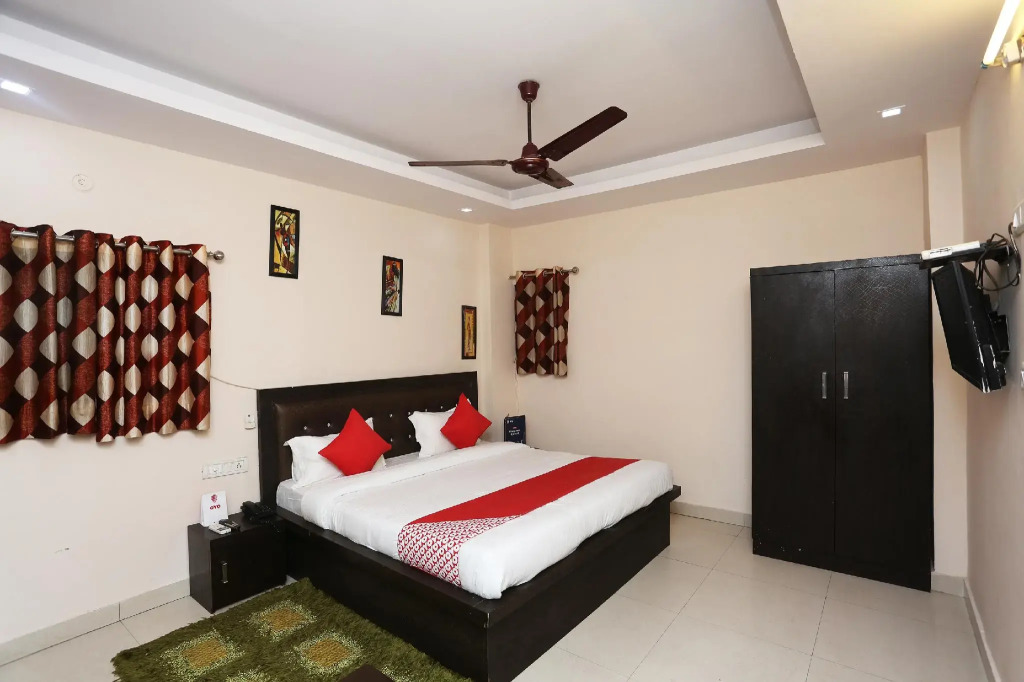OYO 22078 Hotel Grand