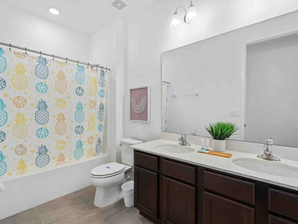 Super Giant - 12bd 12bas - Sleep 38 Near Disney