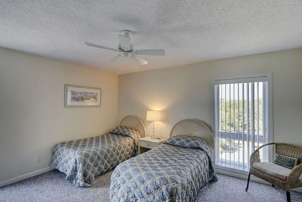 Shorewood 507 by RedAwning