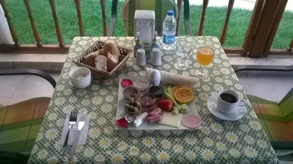 Tuana Hotel