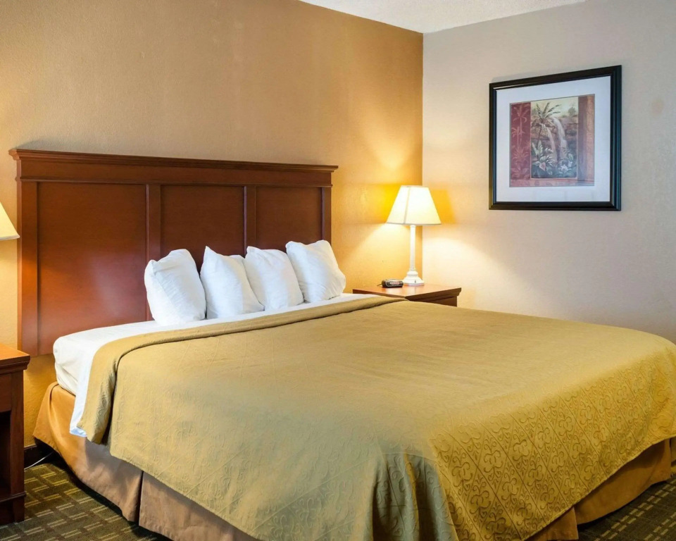 Quality Inn Louisville MS