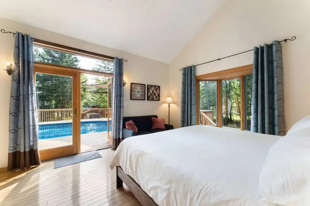 Pocodobe Private Pool Retreat in Poconos
