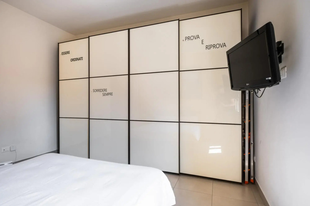Bergonzoni Modern Apartment by Wonderful Italy