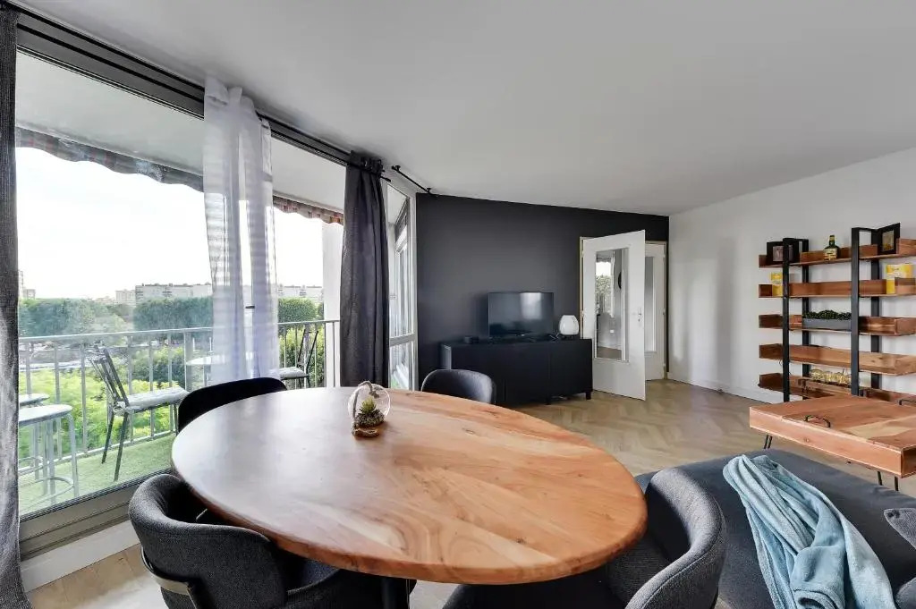 Chic apart with parking and balcony