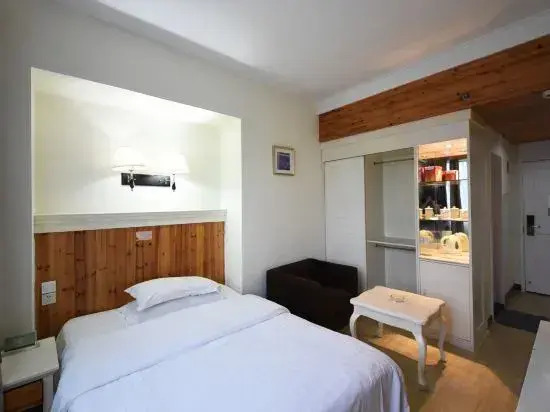 Yayu Time Hotel (Changshou South High Speed Railway Station)