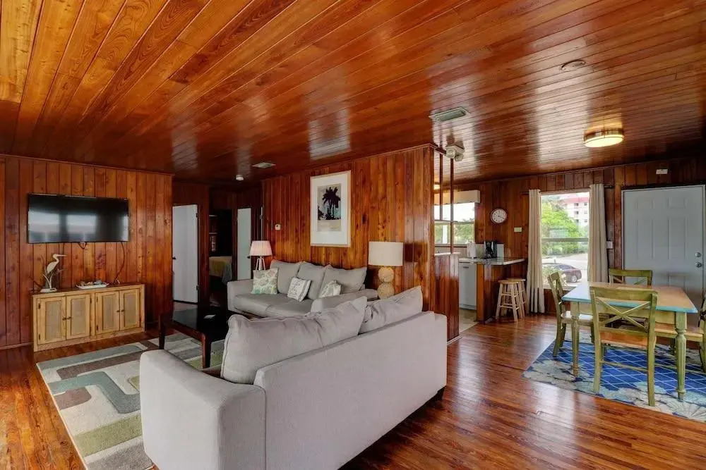 Estero Island Apartment With Boat Dock