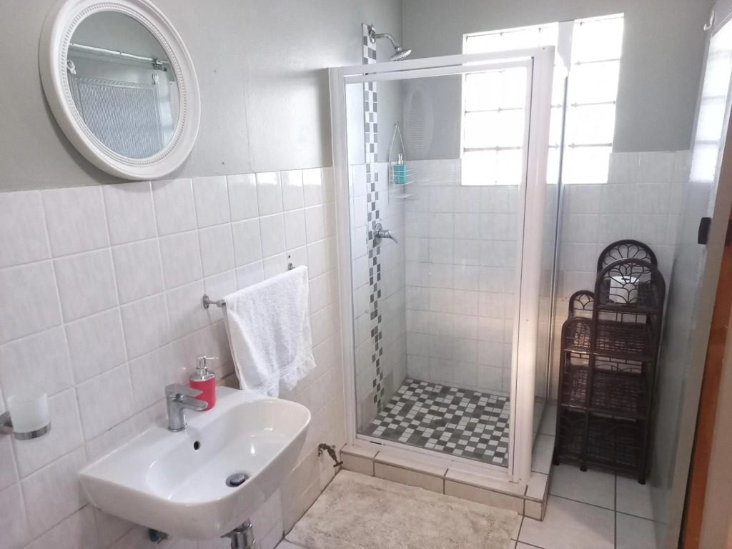 Elegant 1-Bedroom Apartment with pool.
