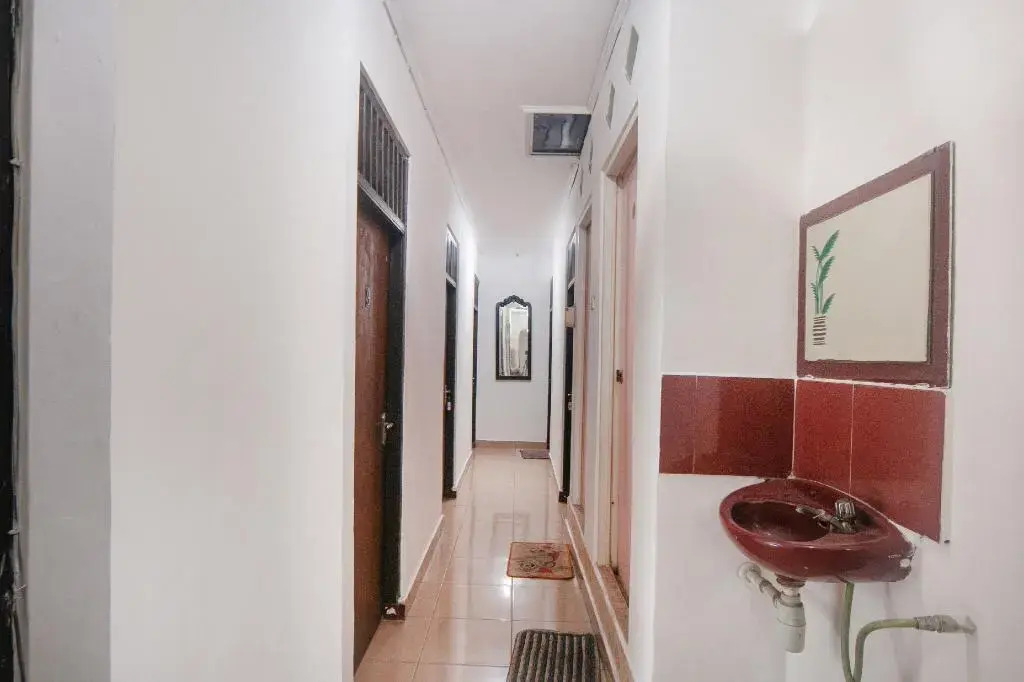 Danysa Guest House Jakarta RedPartner