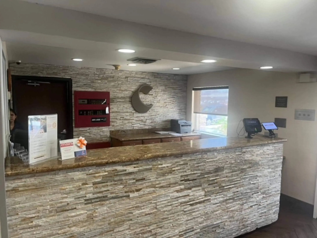 Comfort Inn & Suites Phoenix North - Deer Valley