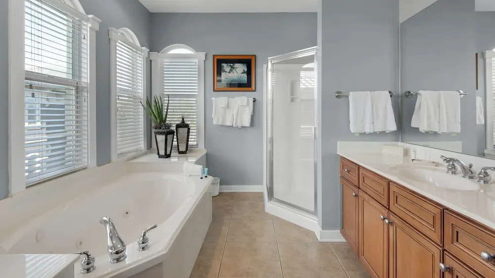 5 Minutes to Beach - Large Complex Pool