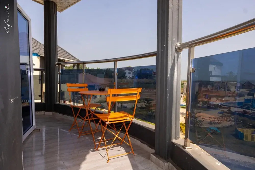 Lovely 13-bed Complex on Cape Point Beach, Bakau - Bojang River Lodge