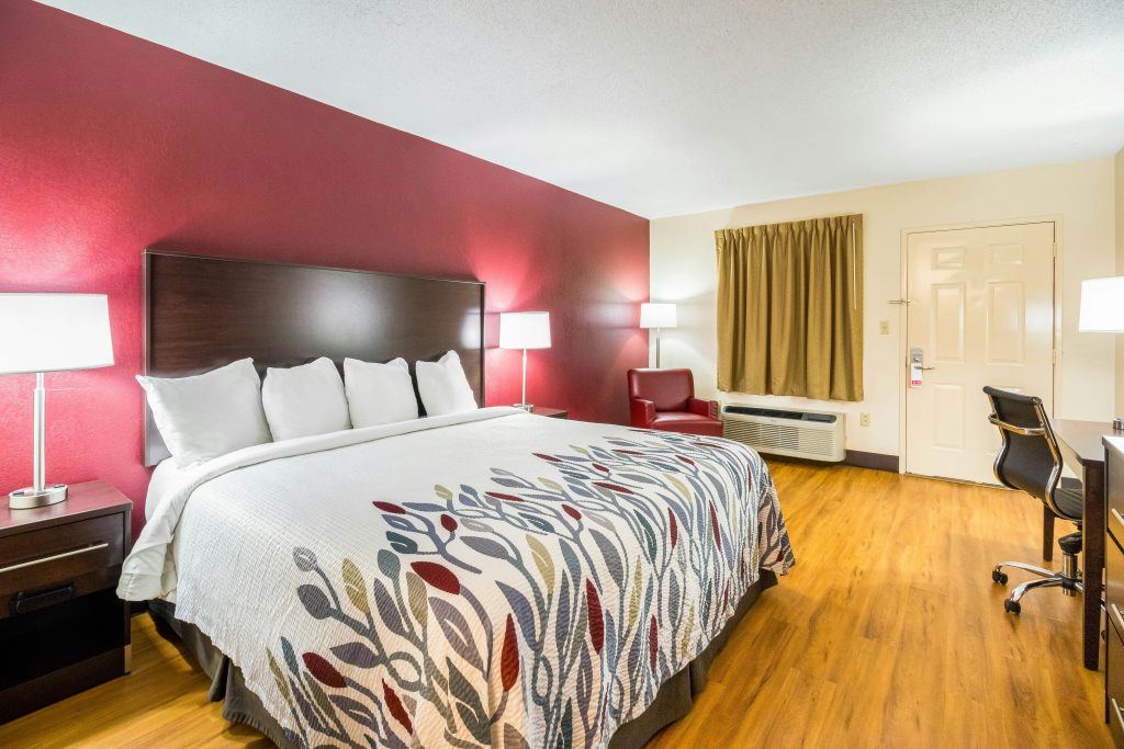 Red Roof Inn Clarksville