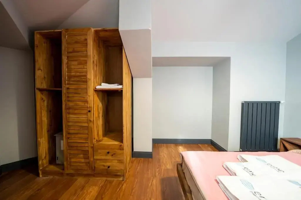 Superior, classy residence,7/24 Security,2 bedroom ( Benesta 205 )
