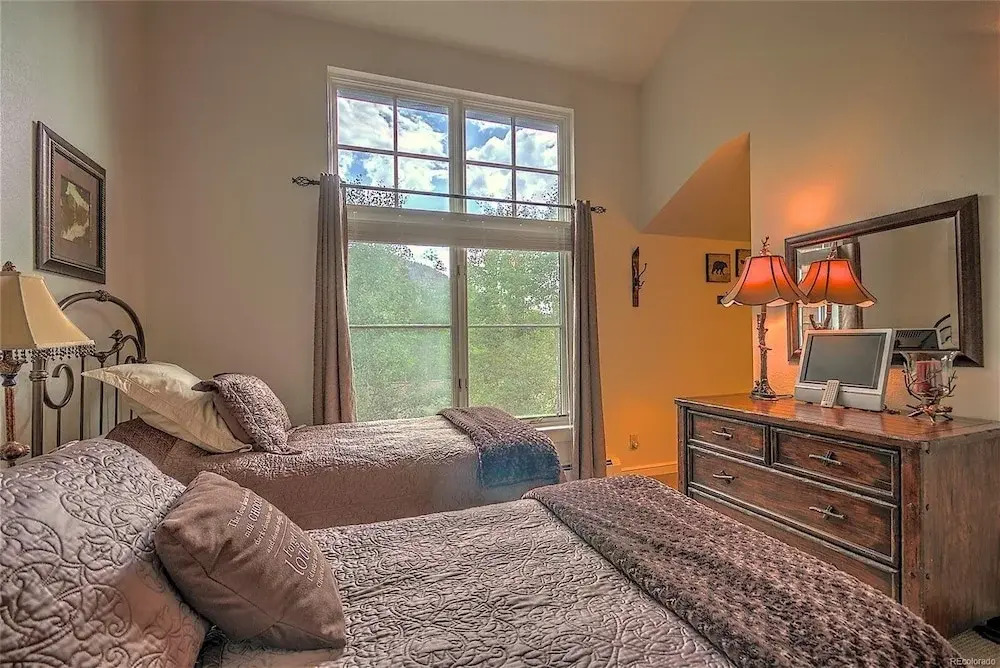 Luxury 3 Bedroom Townhouse Next To Keystone Lake, Free Shuttle, Hot Tub And Sauna