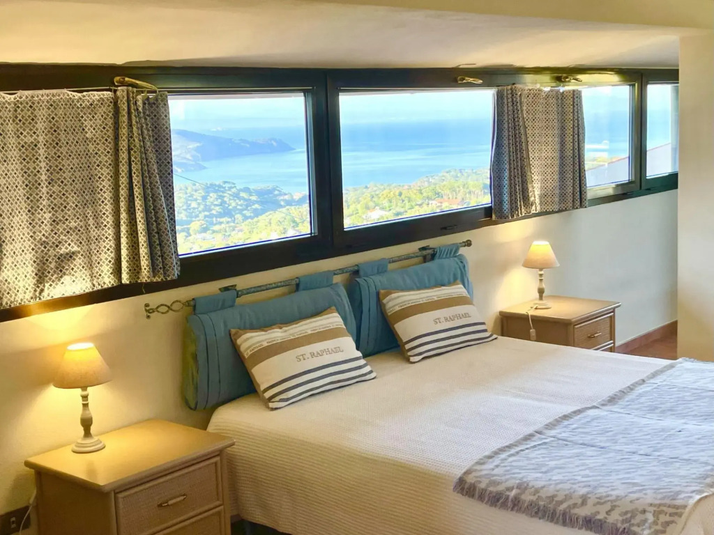 A few meters from the center of Capoliveri, attic penthouse with panoramic views-MANSARDA