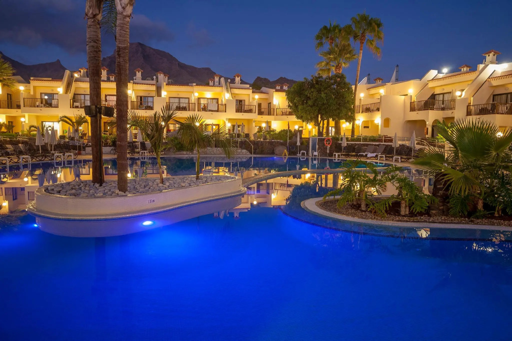 Royal Sunset Beach Club