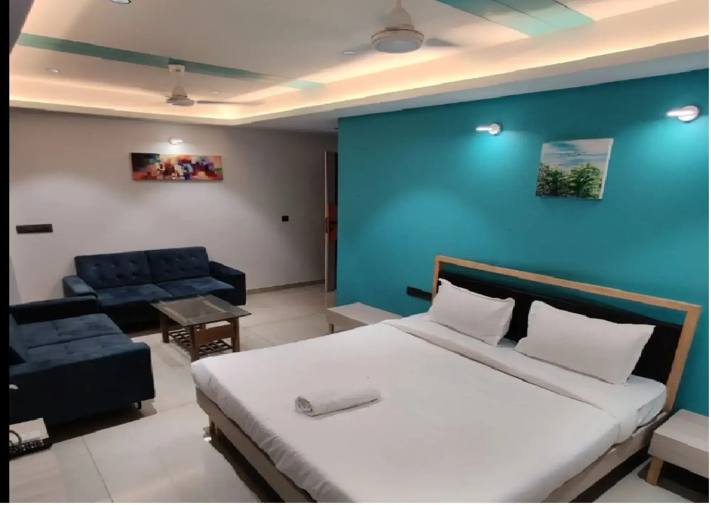 The Hallmark Hotel By WB Inn