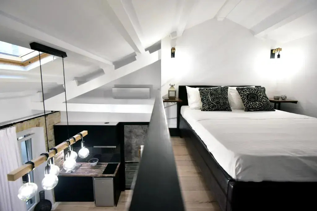 Queen 4 Apartment in the Heart of the Corfu Historical Old Town Center