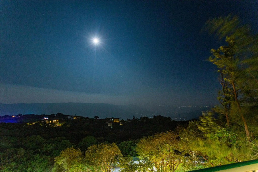 CosmicStays Evergreen Cascade - The Hidden Gem of Mahabaleshwar