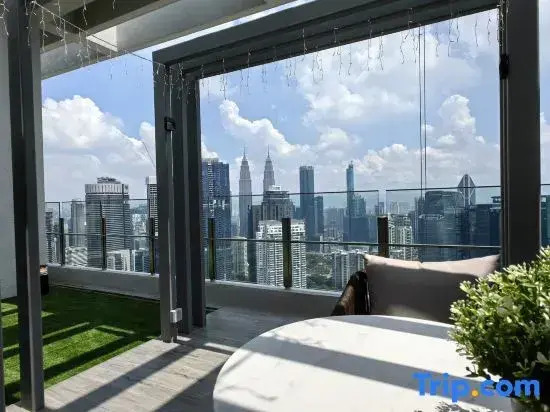 Agile S-K-Y Pavilion Residence KL TRX by M-O-O-N-L-I-G-H-T