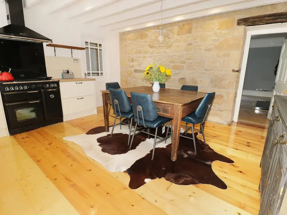 Laburnum Cottage