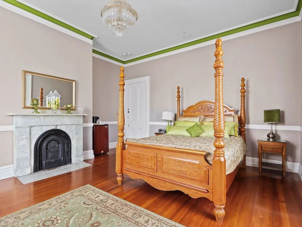 The Hamilton Hoppin House
