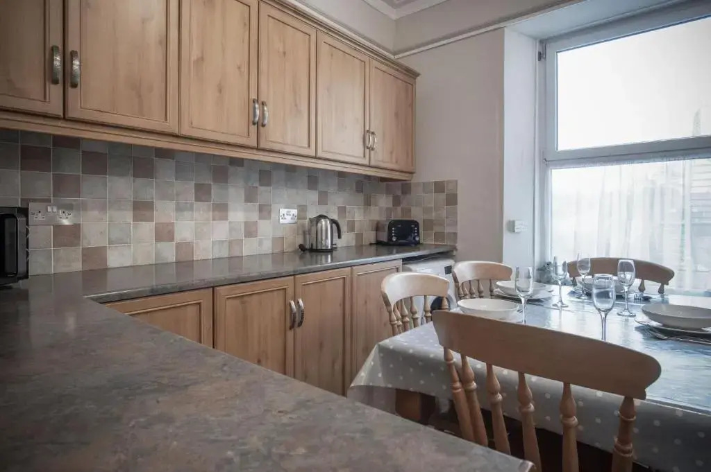Connaught House - 2 Bedroom Apartment - Tenby