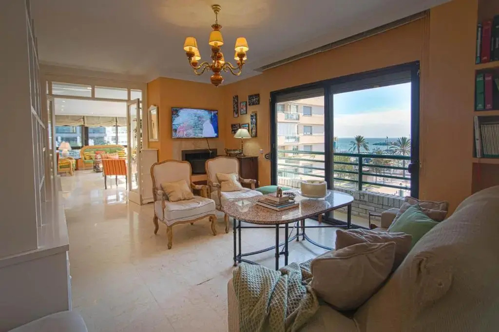 4 bedroom apartment close by beach in Fuengirola