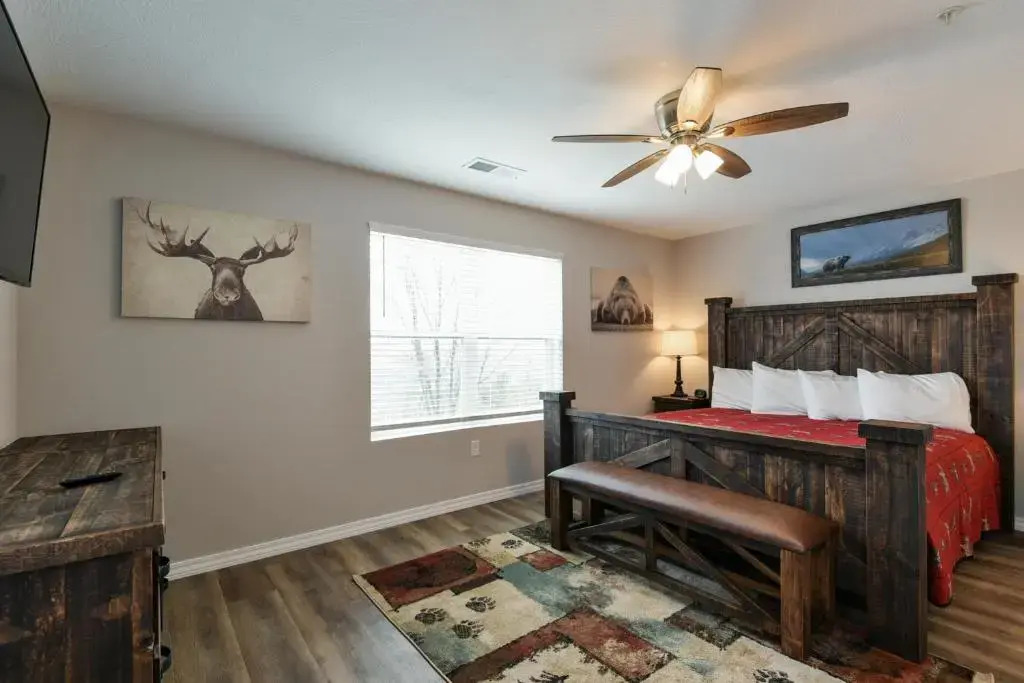 Mystic Cove Condo - Pool - Perfect Location!!