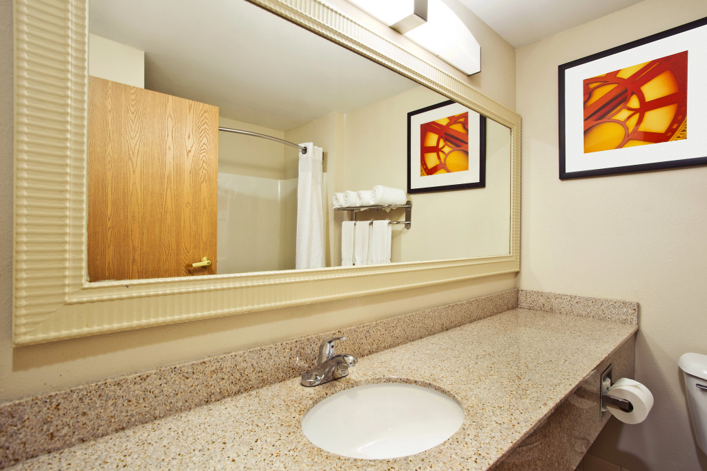Holiday Inn Express Hotel & Suites Columbus-Groveport by IHG